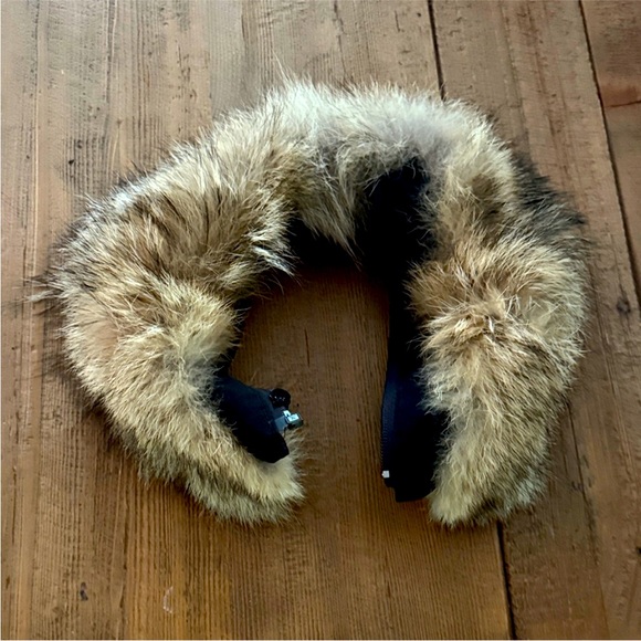 Authentic Canada Goose coyote fur trim ruff replacement black